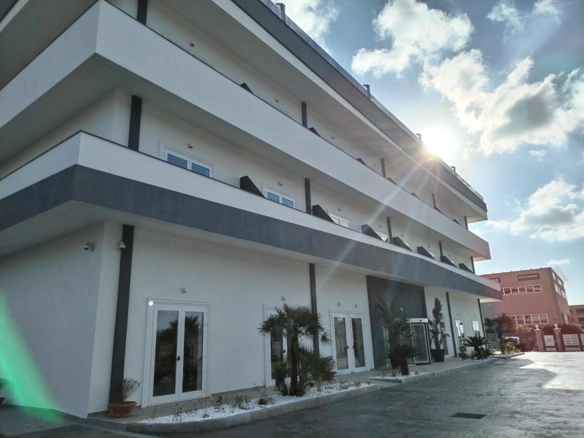 Pm Hotel كاتانزارو المظهر الخارجي الصورة