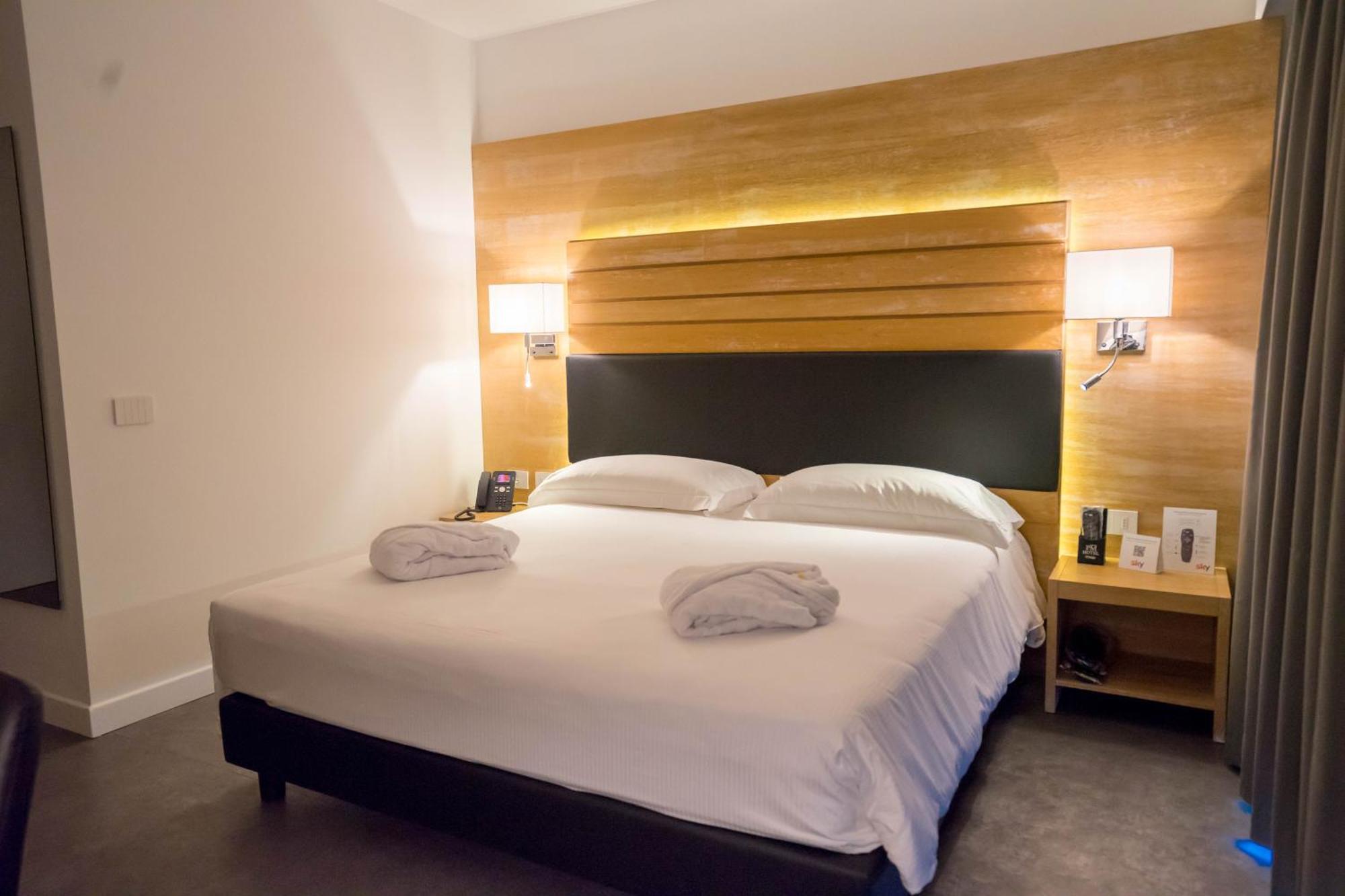 Pm Hotel كاتانزارو المظهر الخارجي الصورة
