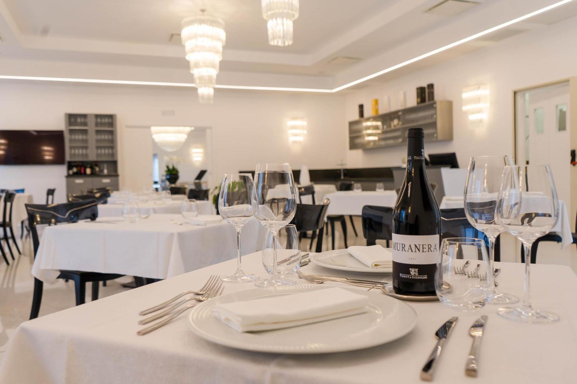 Pm Hotel كاتانزارو المظهر الخارجي الصورة