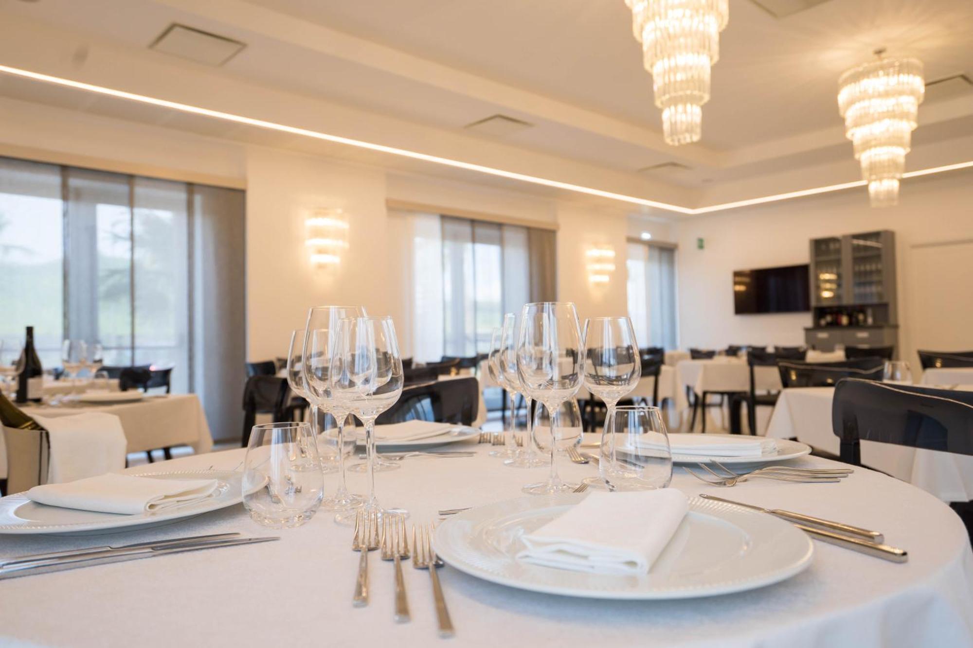 Pm Hotel كاتانزارو المظهر الخارجي الصورة