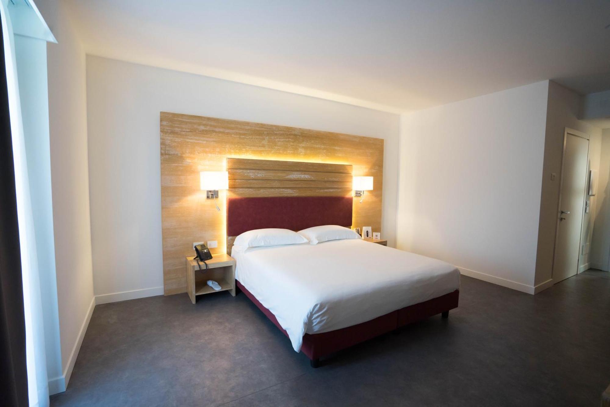 Pm Hotel كاتانزارو المظهر الخارجي الصورة