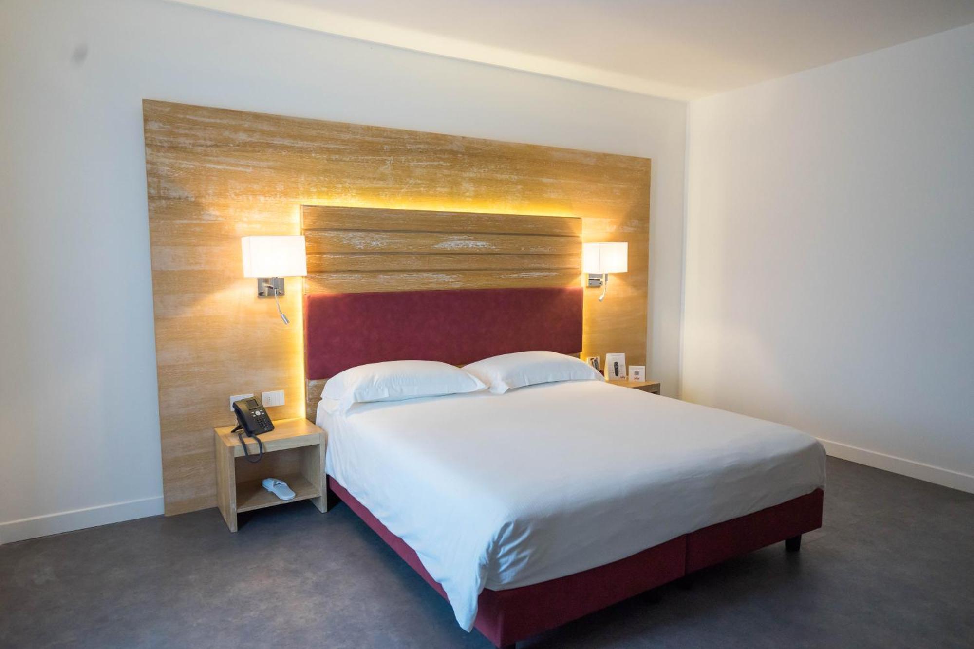 Pm Hotel كاتانزارو المظهر الخارجي الصورة