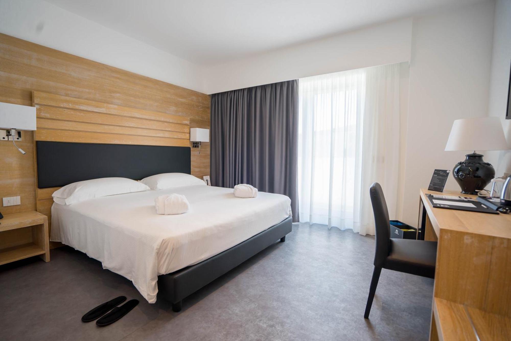 Pm Hotel كاتانزارو المظهر الخارجي الصورة